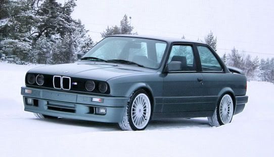 BMWE30.jpg