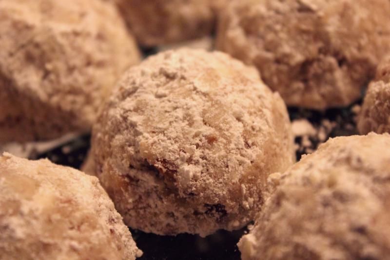 Crescent Cookies (aka Mexican Wedding Cookies) by freshfromthe.com