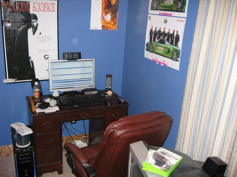 http://i82.photobucket.com/albums/j259/schuman2003/bedroom006.jpg