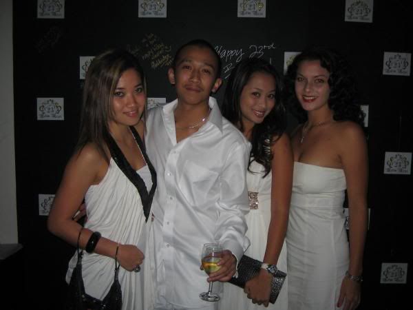 i82.photobucket.com/albums/j264/langkasuka/anakvip8.jpg