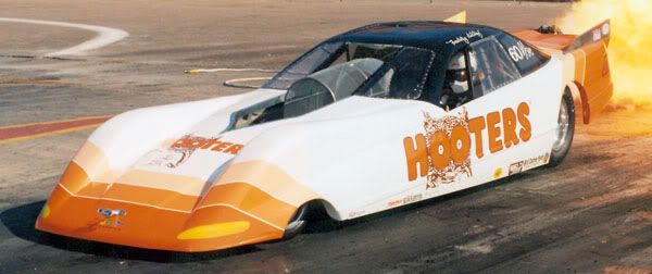 hooters_car.jpg