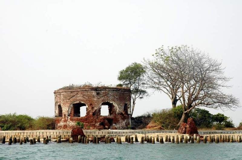 Pulau Bersejarah yang Terlupakan | http://lintasjagat.blogspot.com/