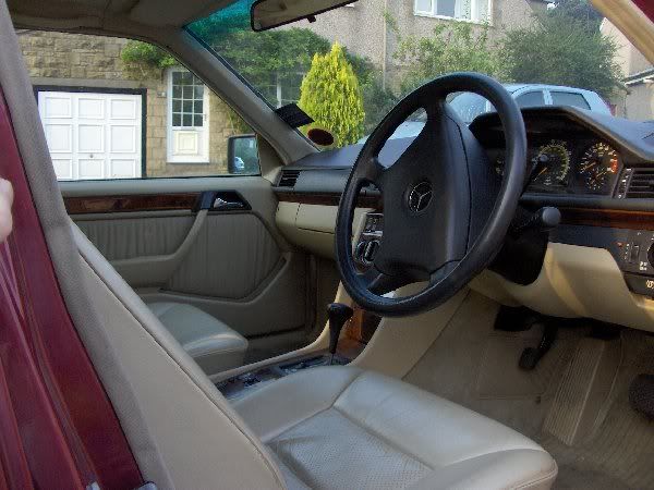 300E-24vinterior1.jpg