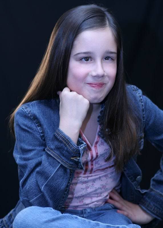 IMAGE: http://i82.photobucket.com/albums/j276/forbiggs/Headshots/ResizeofPS_head076.jpg