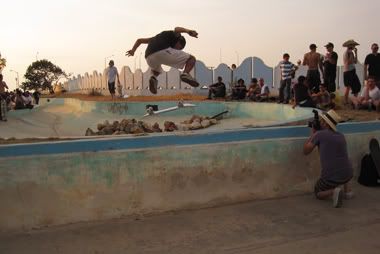 skateboarding Cuba,skate Cuba,BS flip,backside flip,kickflip