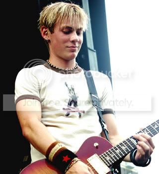 https://i82.photobucket.com/albums/j260/the_hi/evan.jpg